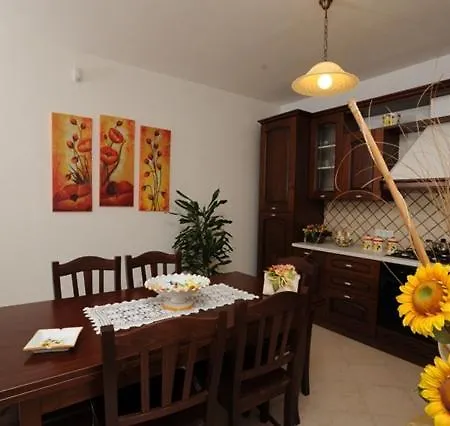 Carmelina Semesterbostad