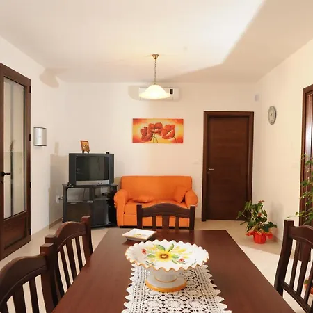 Dom wakacyjny Carmelina *